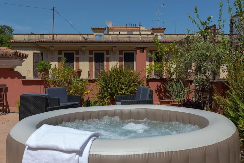 Penthouse With Jacuzzi On Private Terrace In Trastevere Roma Exterior foto